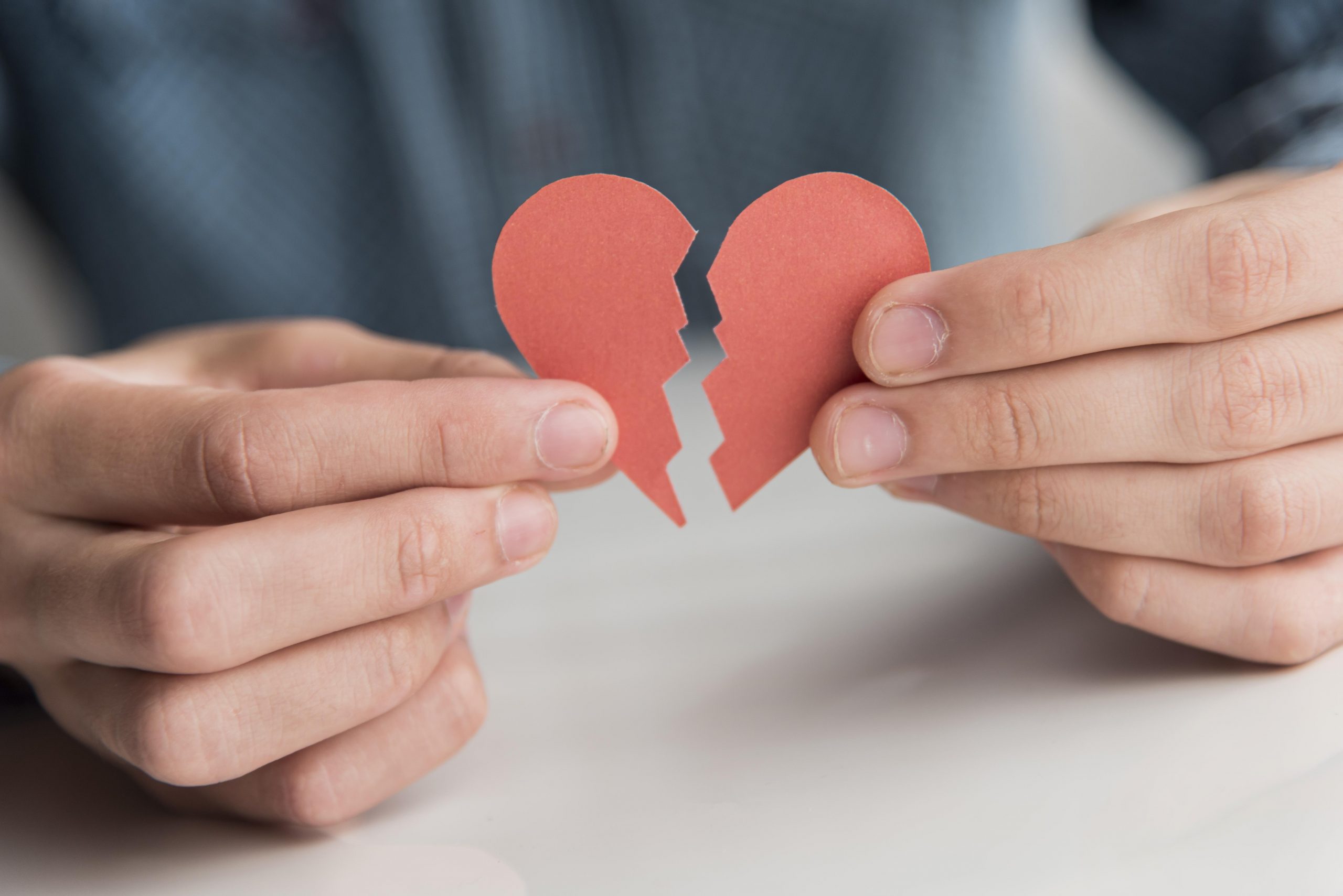 Boşanmanın getirdiği duygu karmaşası ile nasıl başa çıkabiliriz?